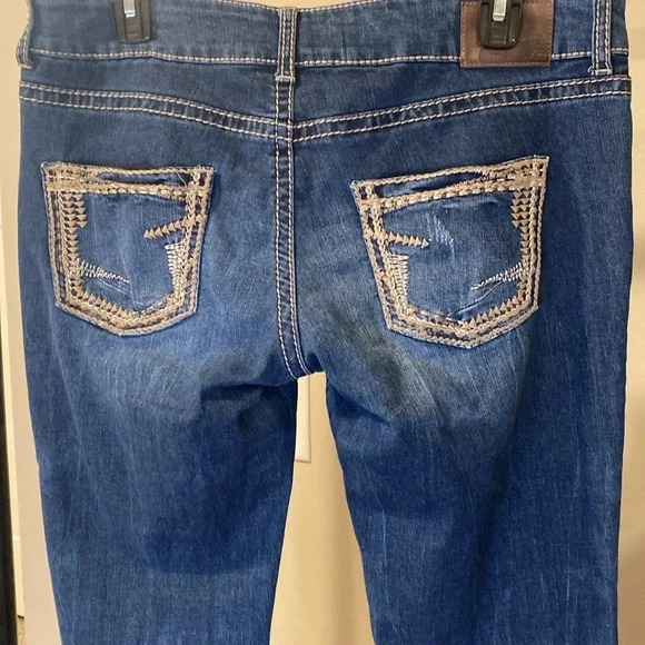 Maurice’s boot cut distressed dark wash jeans LIKE NEW size 7/8 reg - Picture 6 of 11